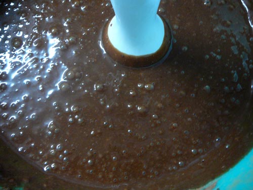 Делаем тесто для шоколадных коржей